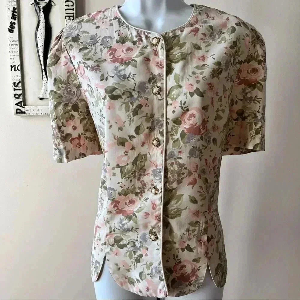 Vintage Cottagecore Petite Floral Short Sleeve Pearl Button Down Blouse Size 12P